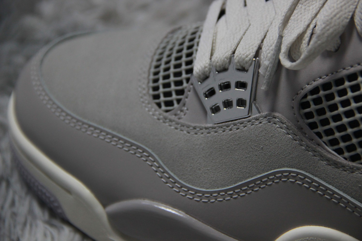 Jordan 4 Retro Frozen Moments (W) AQ9129-001