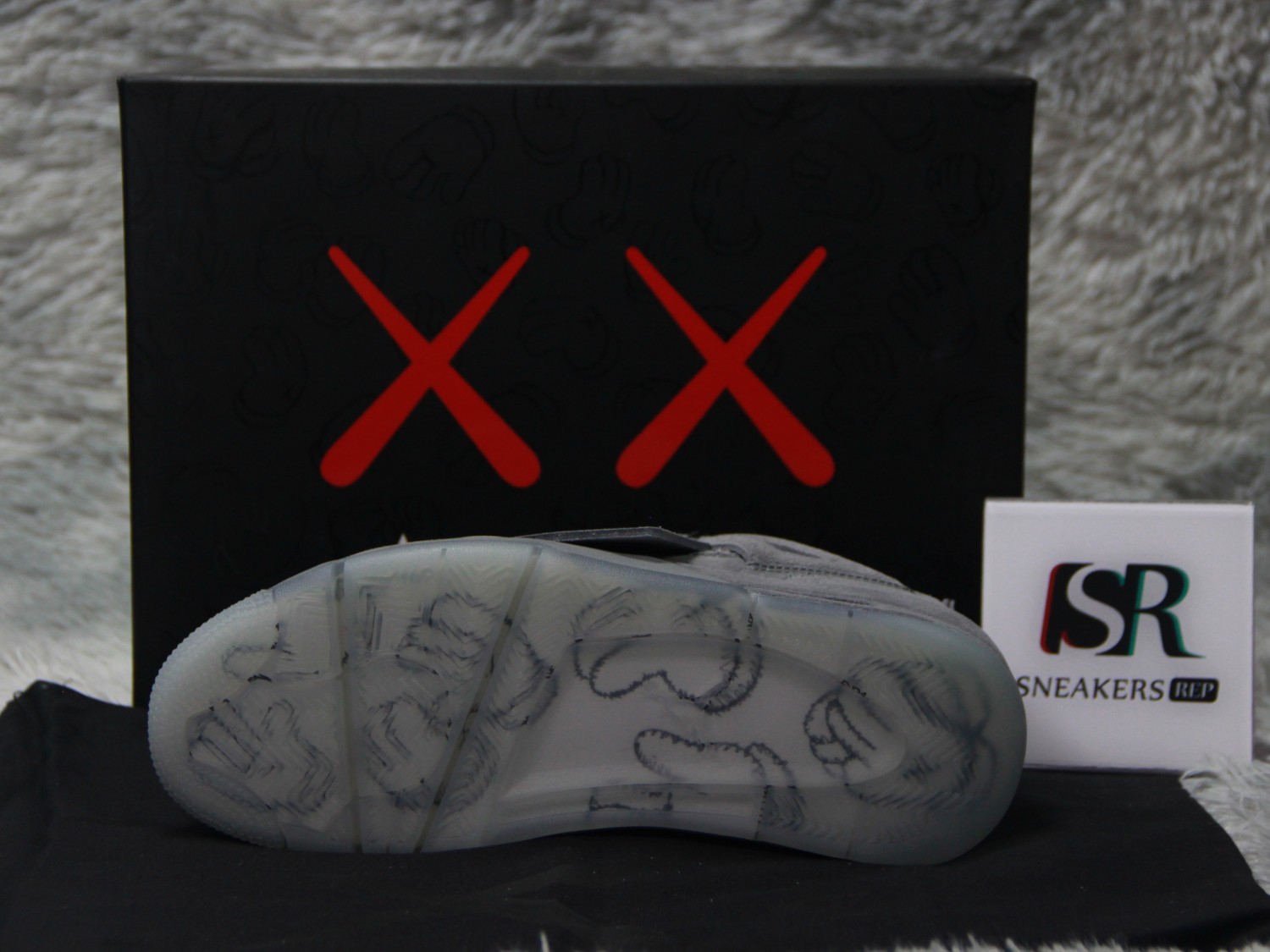 Jordan 4 Retro Kaws 930155-003