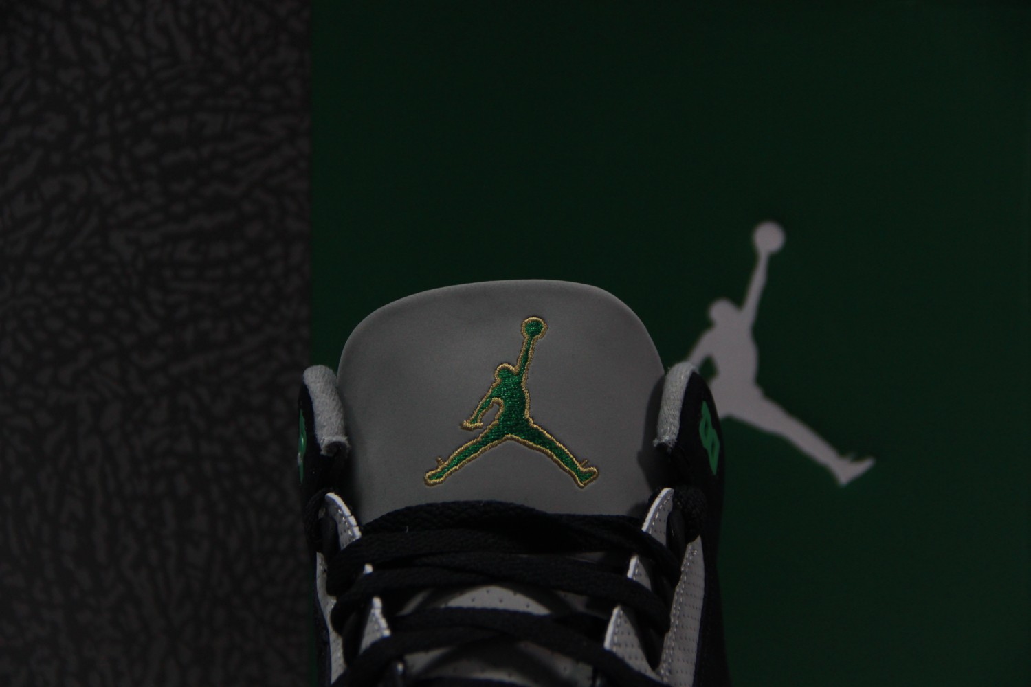 Jordan 3 Retro Pine Green CT8532-030