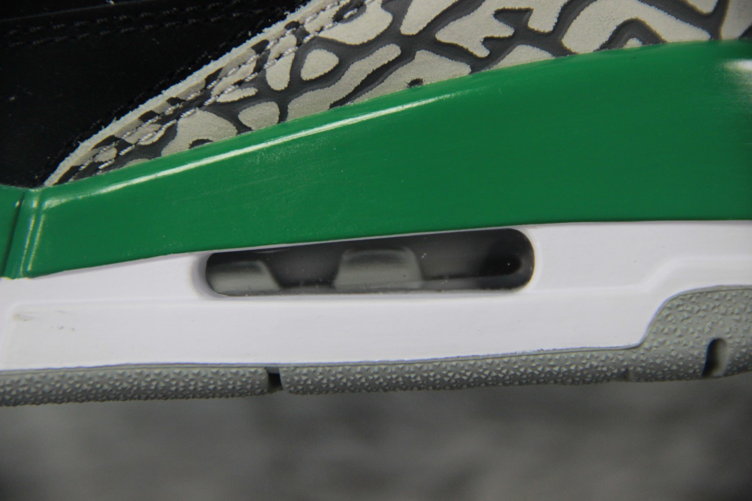 Jordan 3 Retro Pine Green CT8532-030