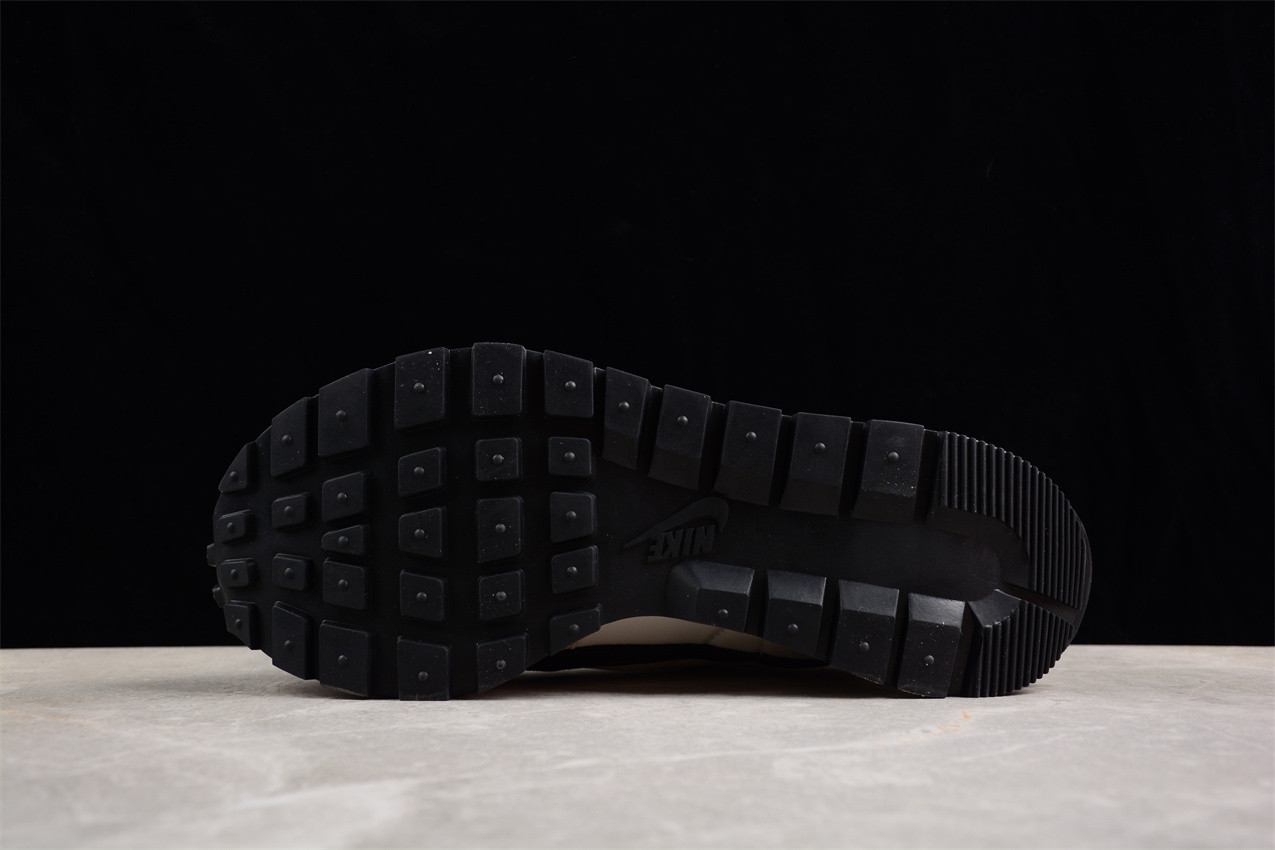 Sacai X VaporWaffle  Nylon Black   DD1875-101