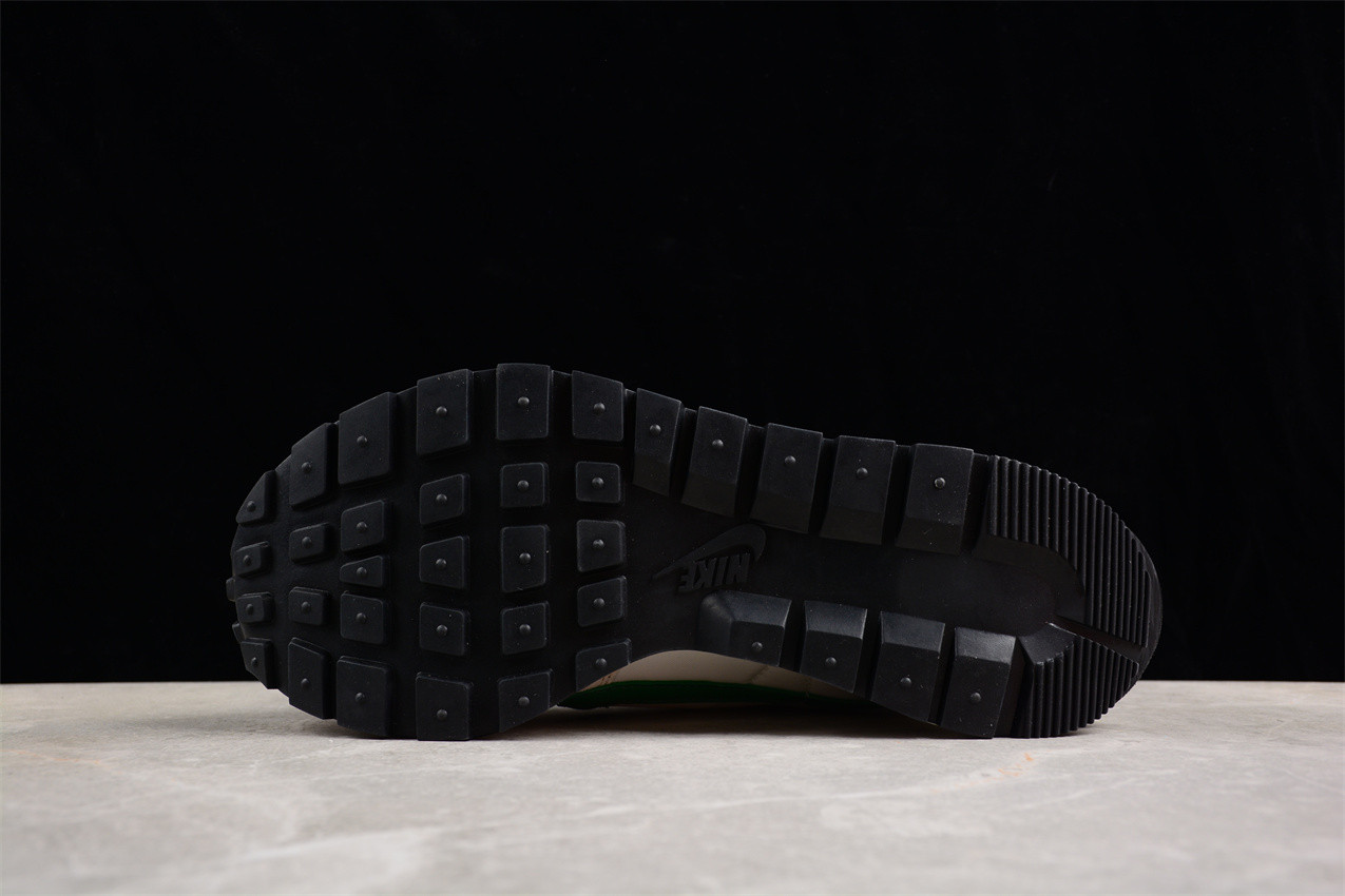 Sacai X VaporWaffle  Nylon Black   DD1875-105