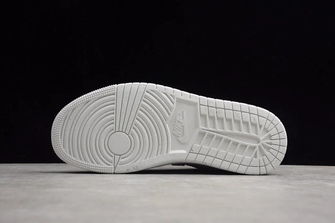 Jordan 1 Low Paris CV3043-100