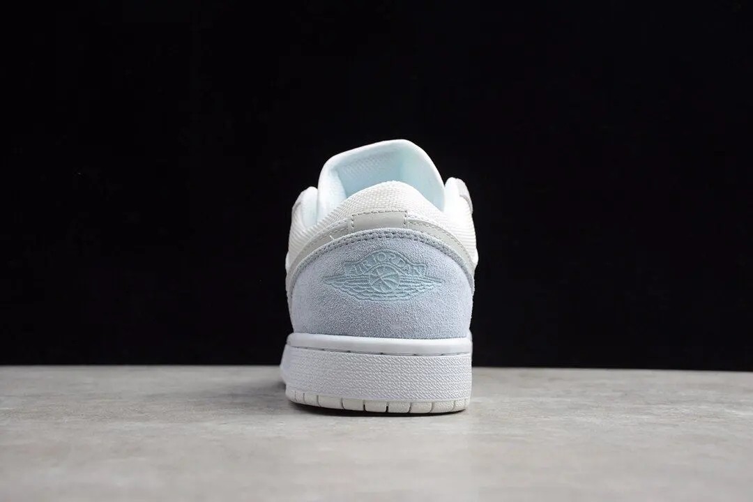 Jordan 1 Low Paris CV3043-100