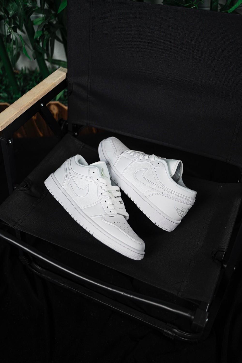 Jordan 1 Low Triple White (2019) 553558-111