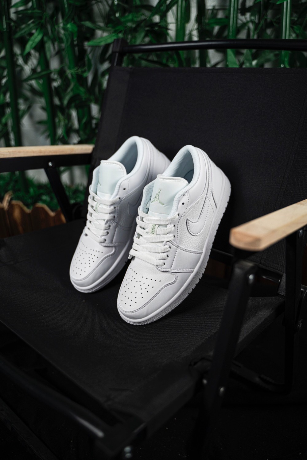 Jordan 1 Low Triple White (2019) 553558-111