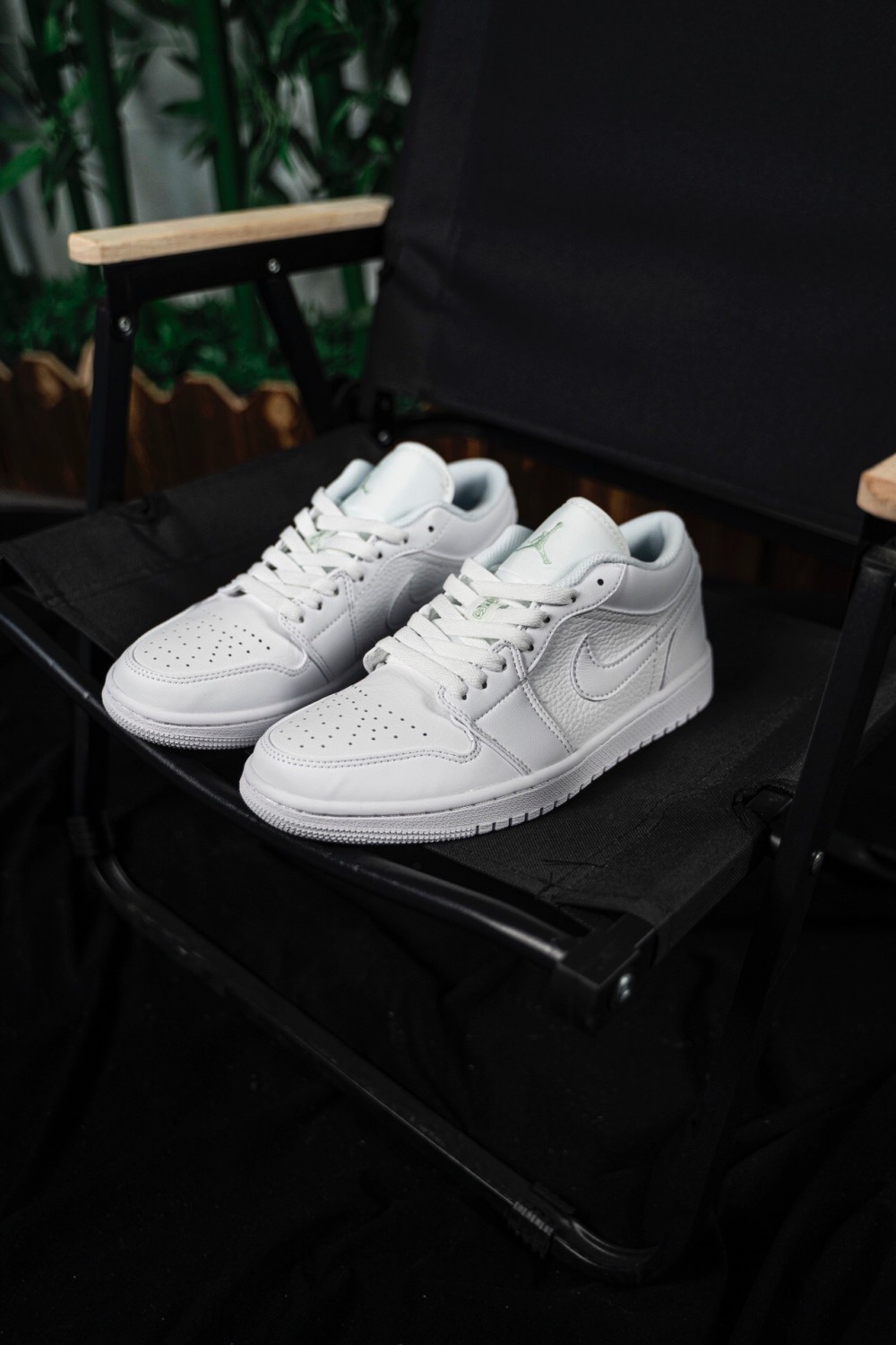 Jordan 1 Low Triple White (2019) 553558-111