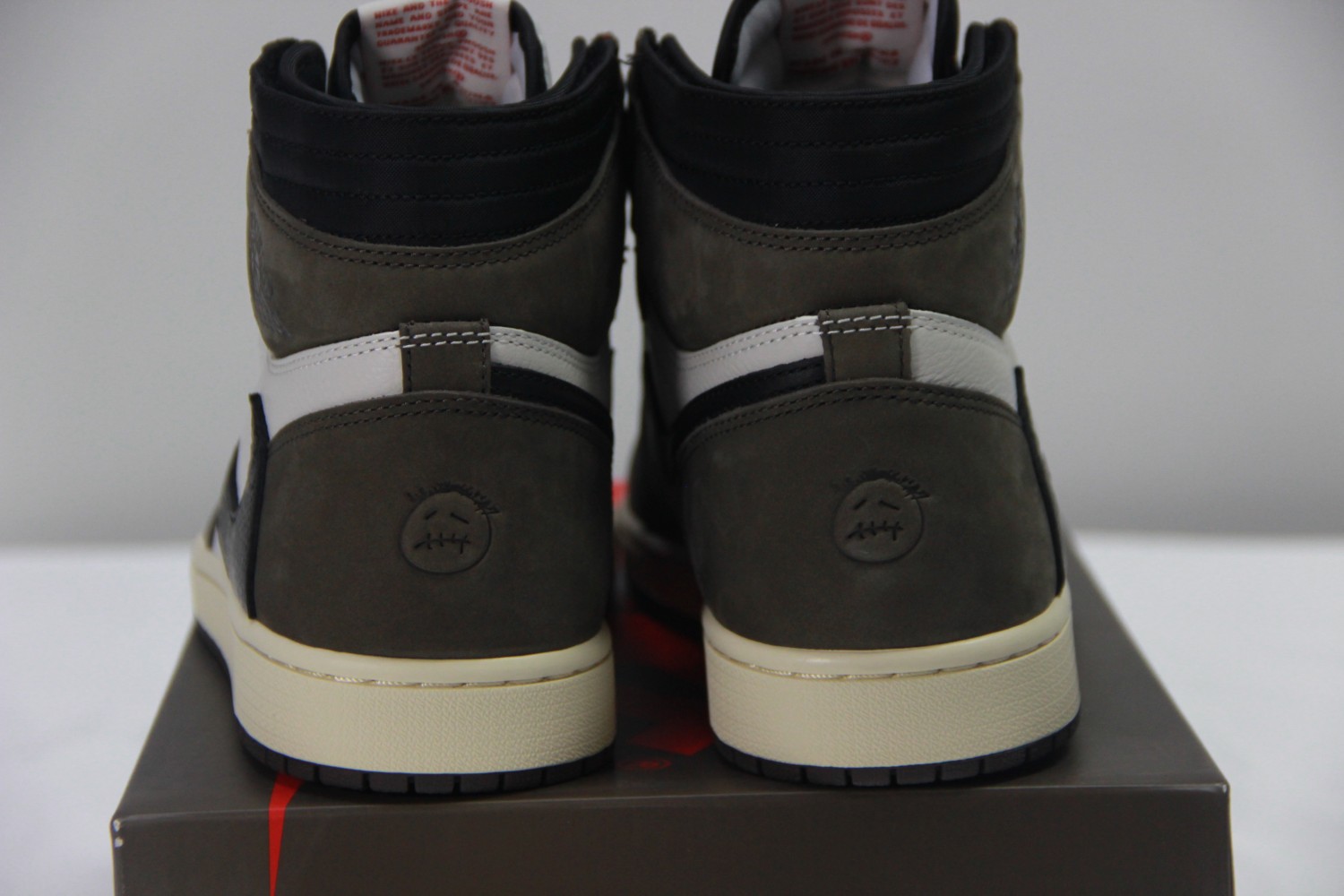 Jordan 1 Retro High OG SP Travis Scott CD4487-100