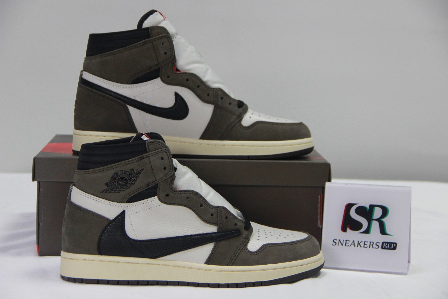 Jordan 1 Retro High OG SP Travis Scott CD4487-100