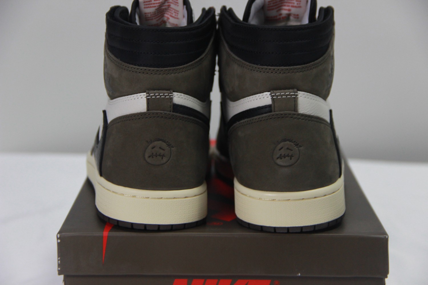 Jordan 1 Retro High OG SP Travis Scott CD4487-100
