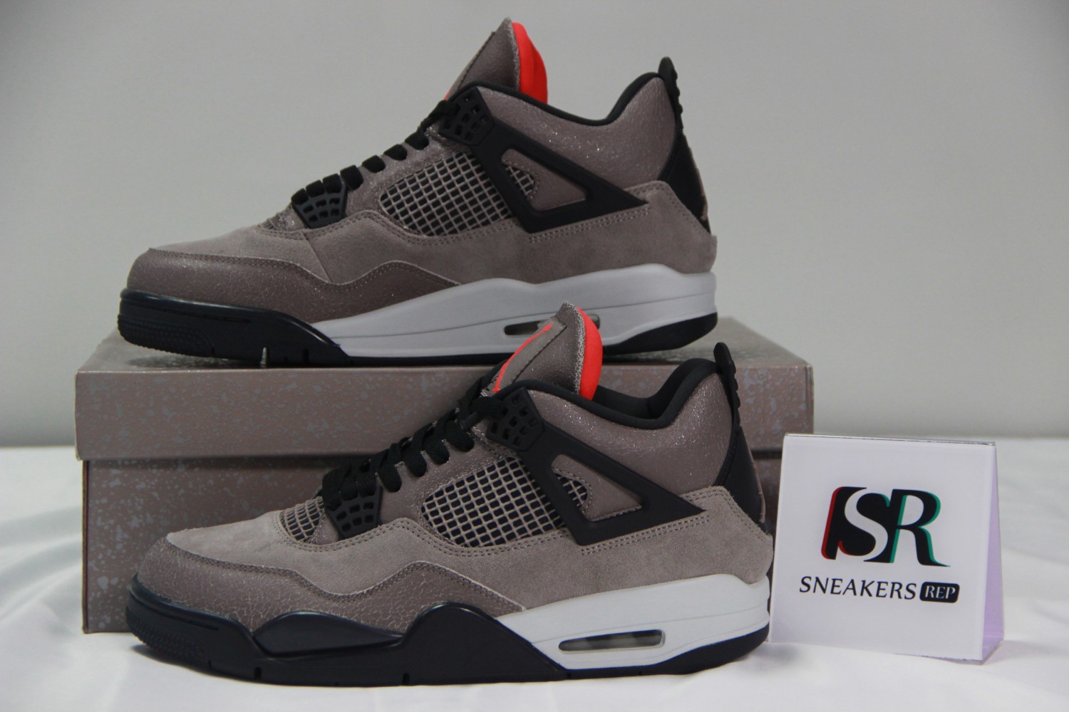 Jordan 4 Retro Taupe Haze DB0732-200
