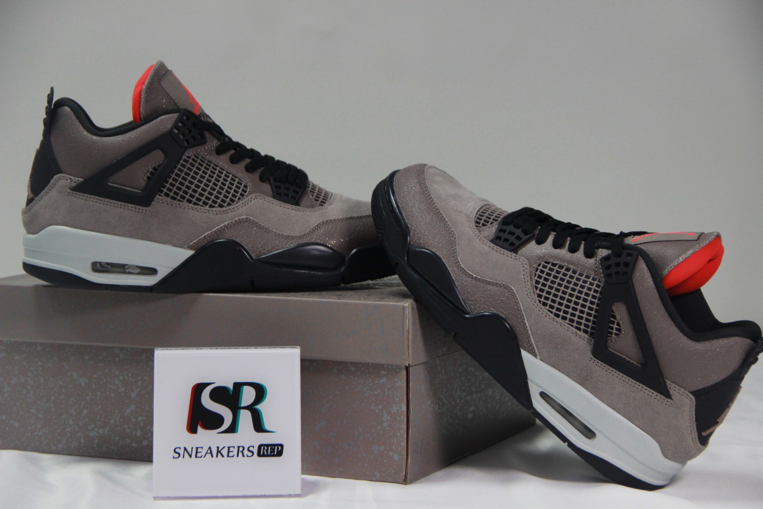 Jordan 4 Retro Taupe Haze DB0732-200