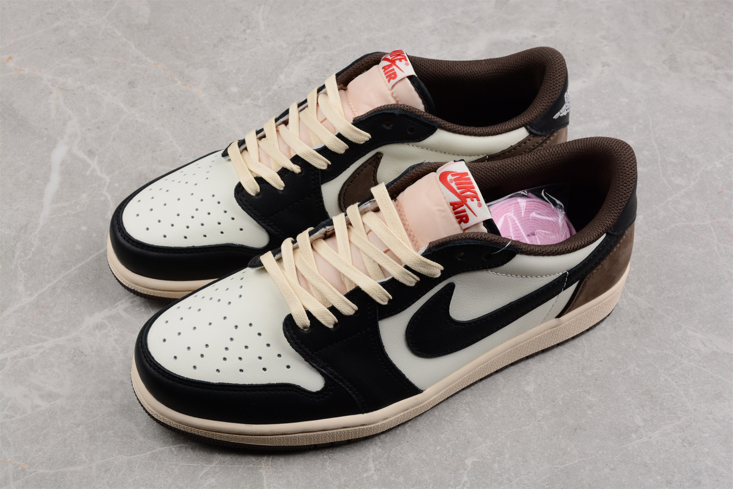 Travis Scott x Air Jordan 1 Low  Dark Mocha  CQ4277-105