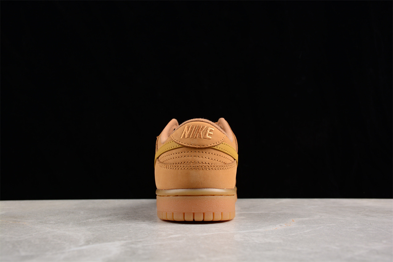 Nike SB Dunk Low CJ9179-200