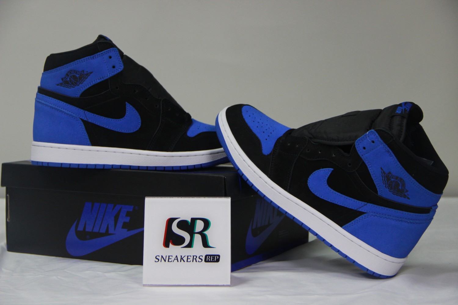 Jordan 1 RetroRoyal (2017) 555088-007