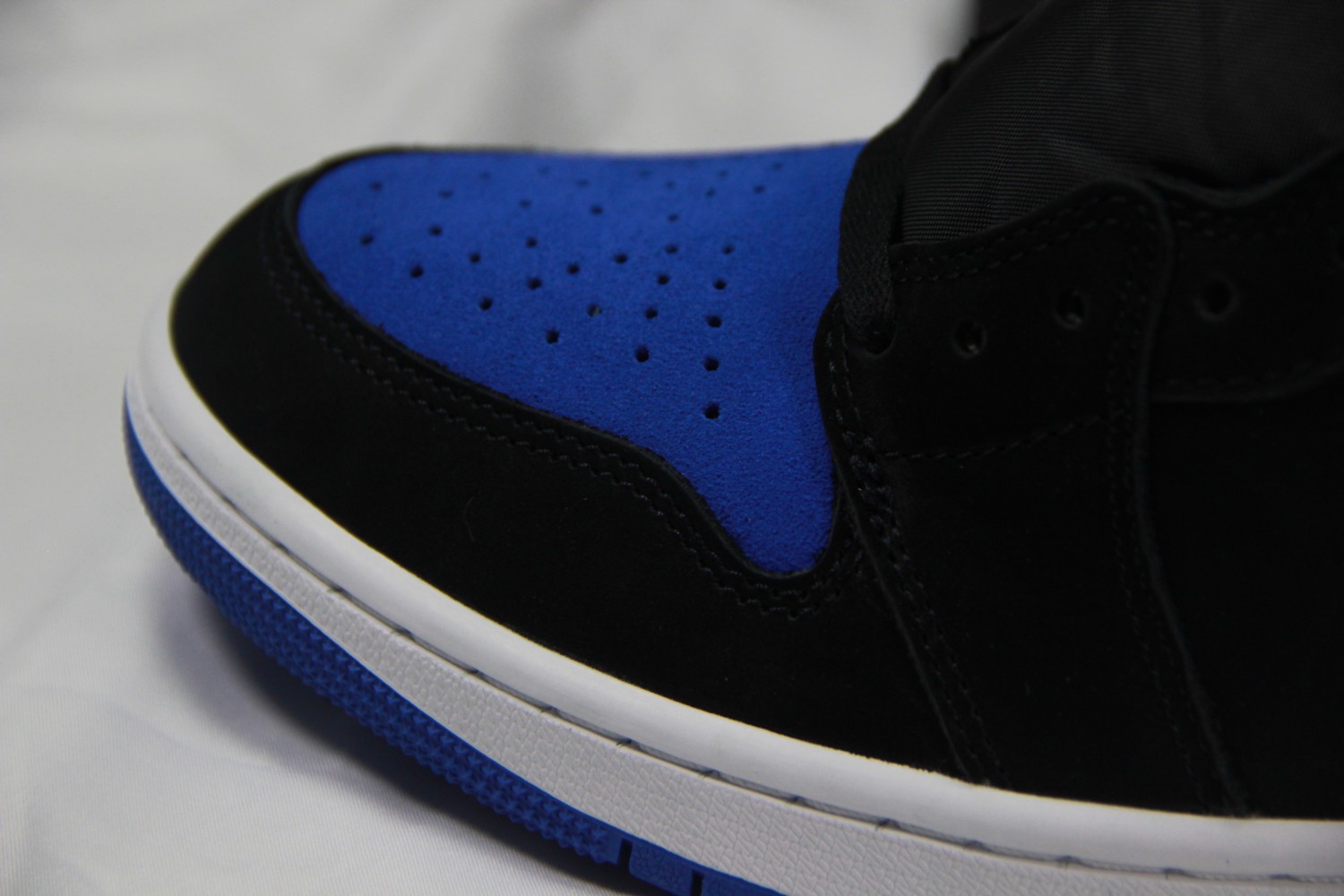 Jordan 1 RetroRoyal (2017) 555088-007