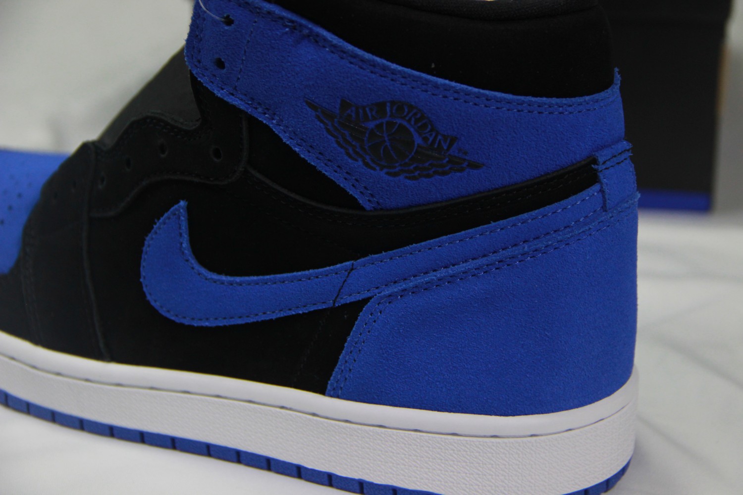 Jordan 1 RetroRoyal (2017) 555088-007