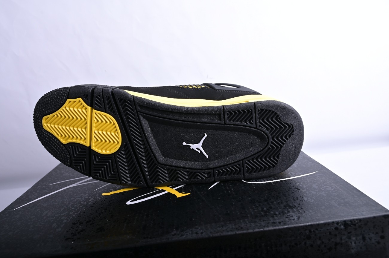Air Jordan 4 Retro 