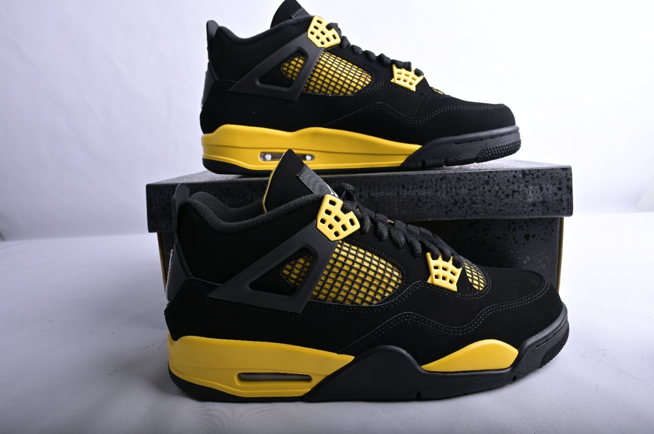 Air Jordan 4 Retro 