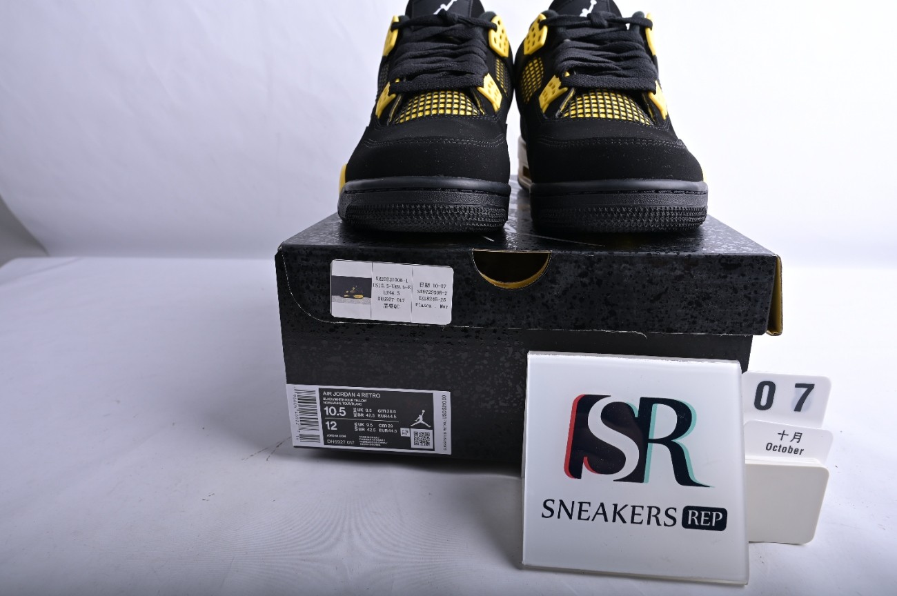 Air Jordan 4 Retro 