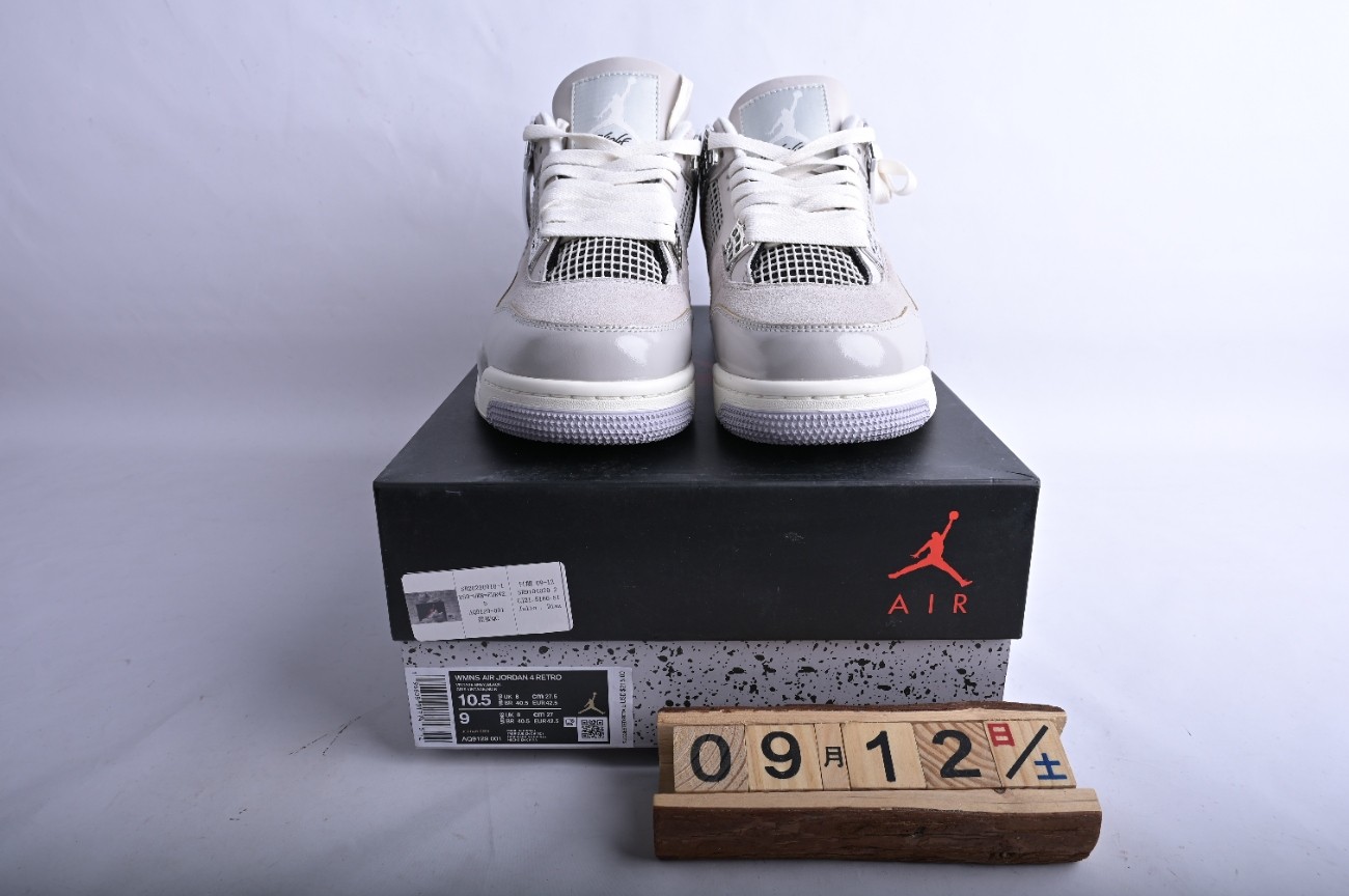 Jordan 4 Retro Frozen Moments (W) AQ9129-001
