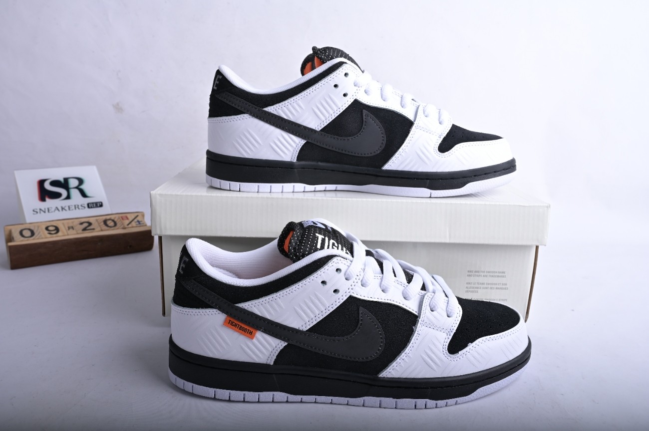 Tightbooth x Nk SB Dunk FD2629-100