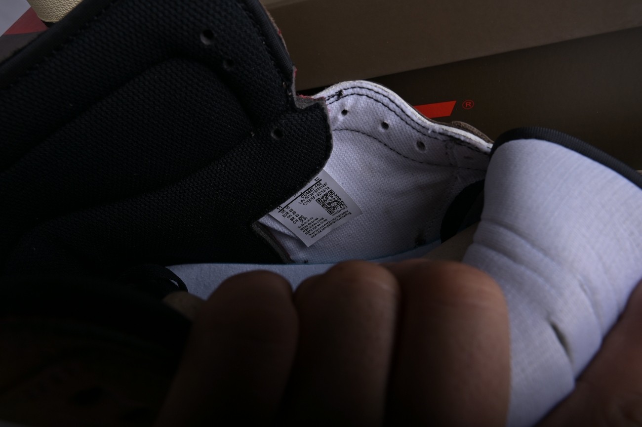 Jordan 1 Retro High OG SP Travis Scott CD4487-100