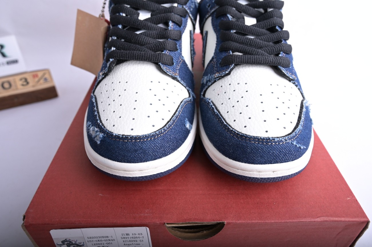 nk sb dunk low L*v*s le0021-001