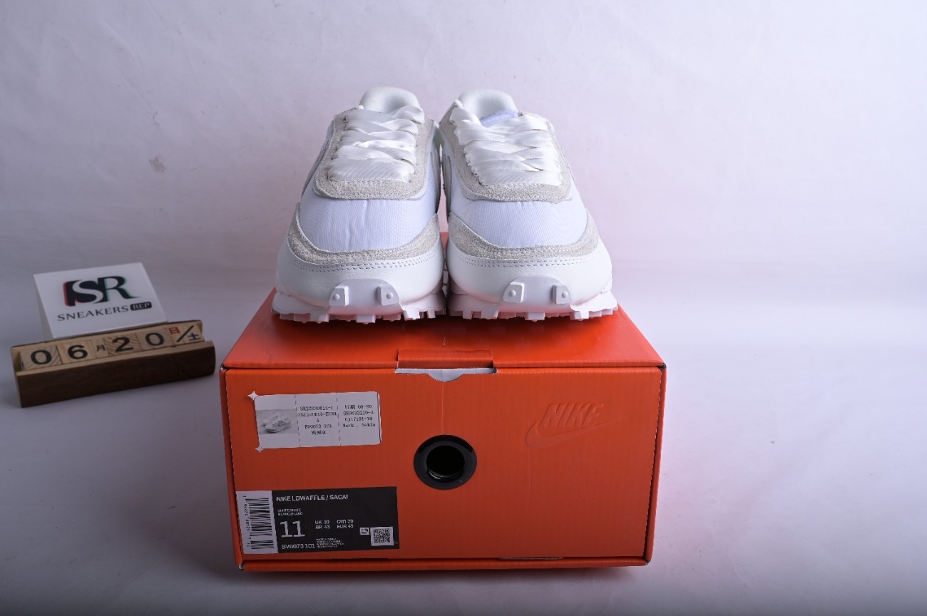 Nike LD Waffle sacai White Nylon BV0073-101