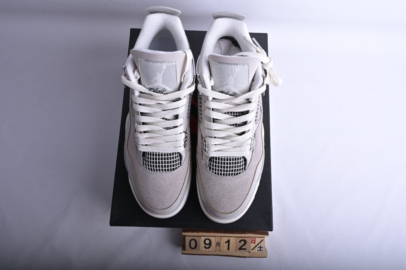 Jordan 4 Retro Frozen Moments (W) AQ9129-001