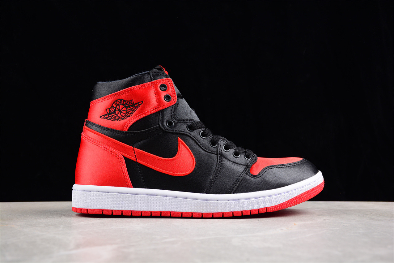 Jordan 1 Retro High OG Satin Bred FD4810-061