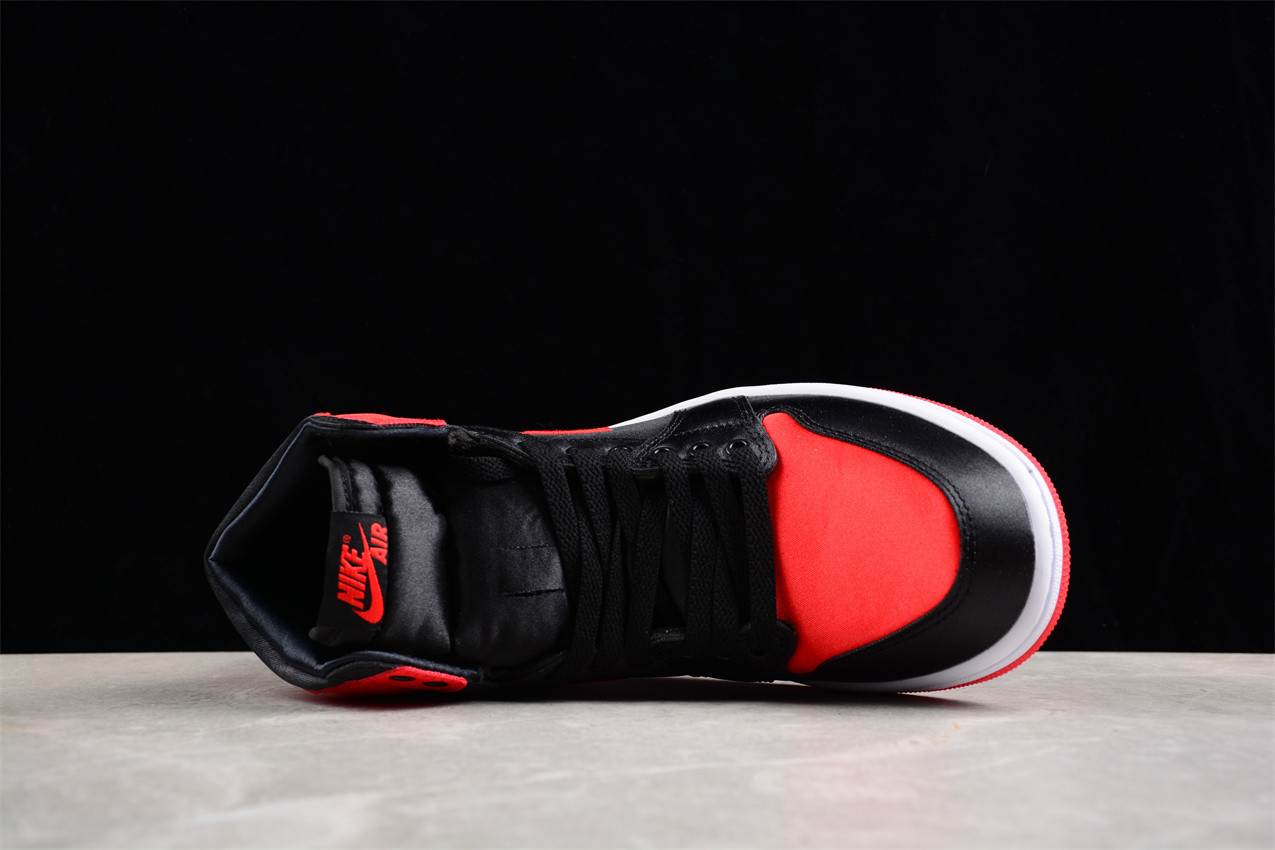 Jordan 1 Retro High OG Satin Bred FD4810-061