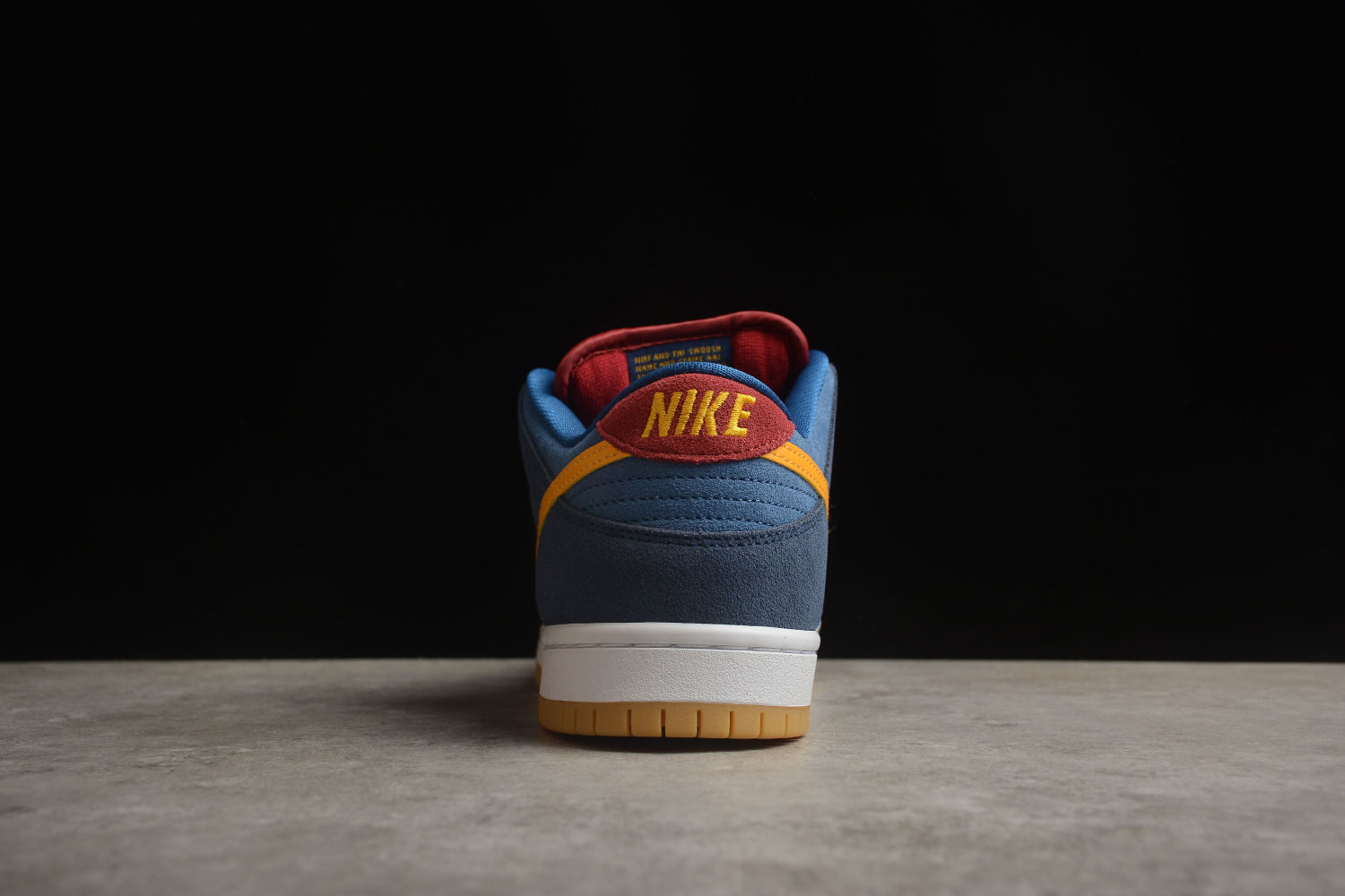 Nike SB Dunk Low Barcelona DJ0606-400