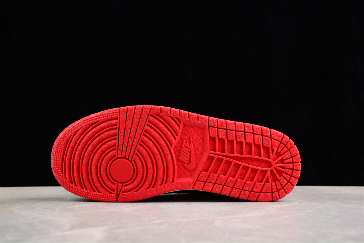 Jordan 1 Retro High OG Satin Bred FD4810-061