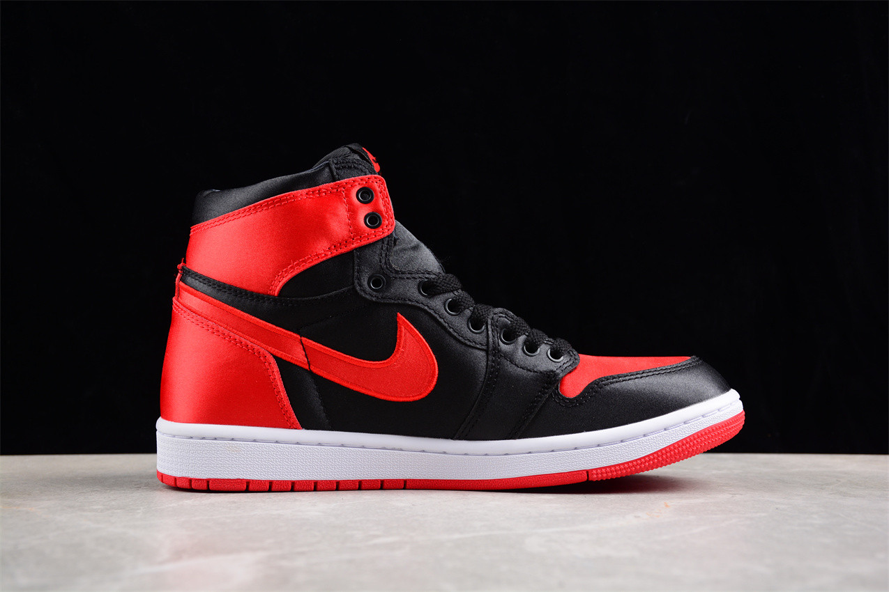Jordan 1 Retro High OG Satin Bred FD4810-061