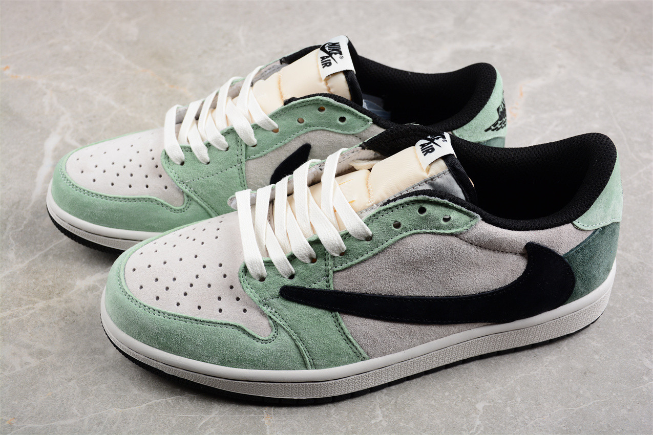 Travis Scott x Air Jordan 1 Low OG DM7866-813