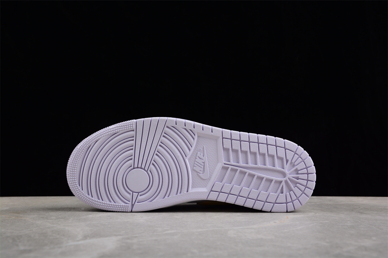 Jordan 1 Low Barely Grape (W) DC0774-501