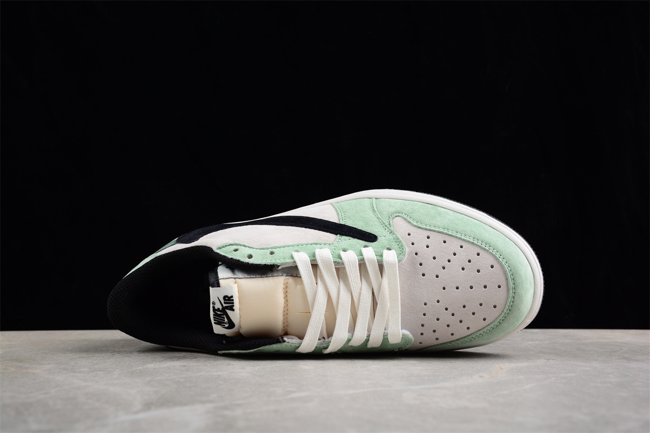 Travis Scott x Air Jordan 1 Low OG DM7866-813