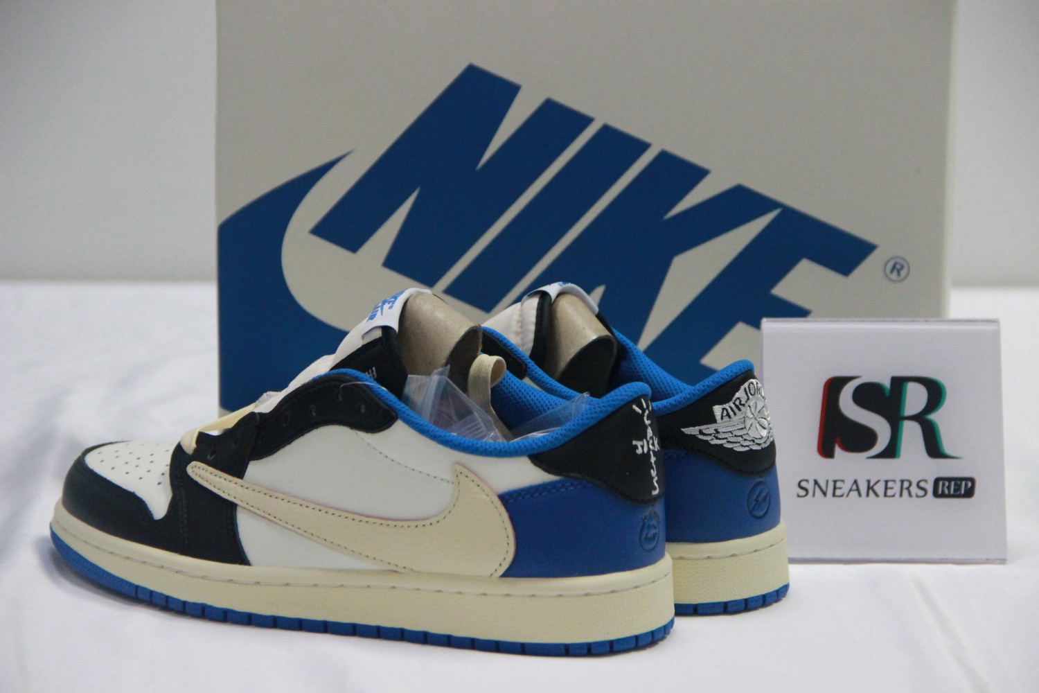 Jordan 1 Low Fragment x Travis Scott DM7866-140