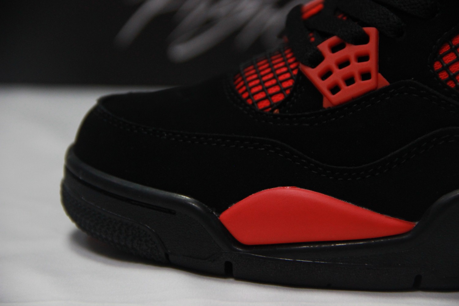 Jordan 4 Retro Red Thunder CT8527-016