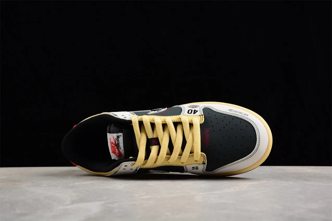 Nike SB Dunk Low Stussy ST6636-002