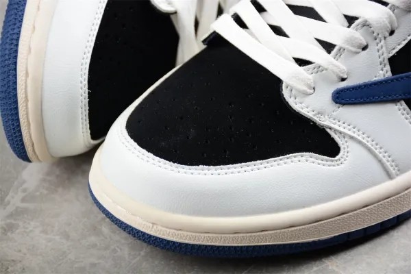 Travis Scott x Air Jordan 1 Low OG DM7866-040