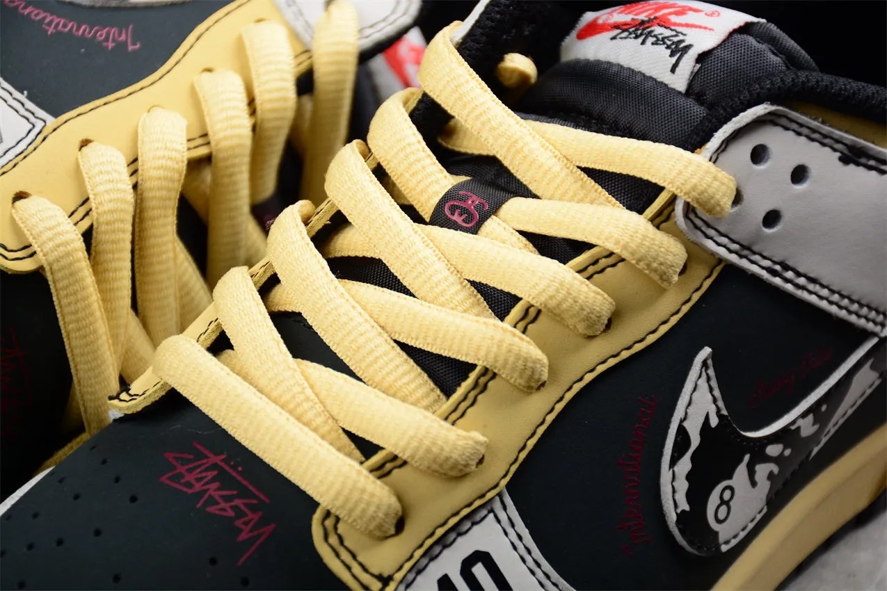 Nike SB Dunk Low Stussy ST6636-002