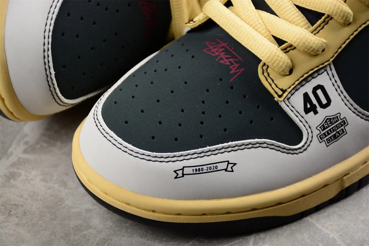 Nike SB Dunk Low Stussy ST6636-002