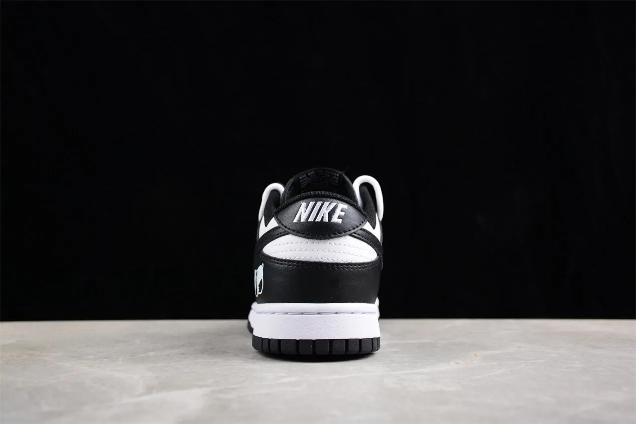 Nike SB Dunk Low Panda CW1590-100