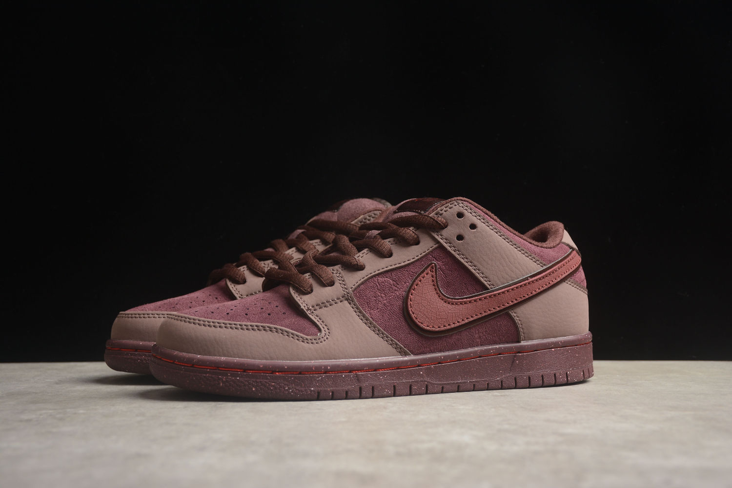 Nk SB Dunk Low Premium  Valentine