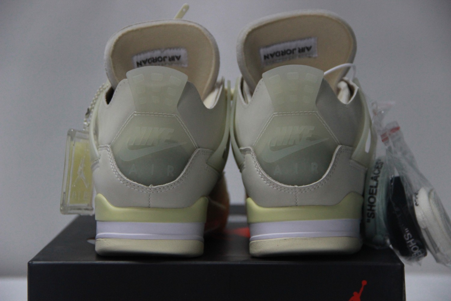 Air Jordan 4 Retro off-white sail CV9388-100
