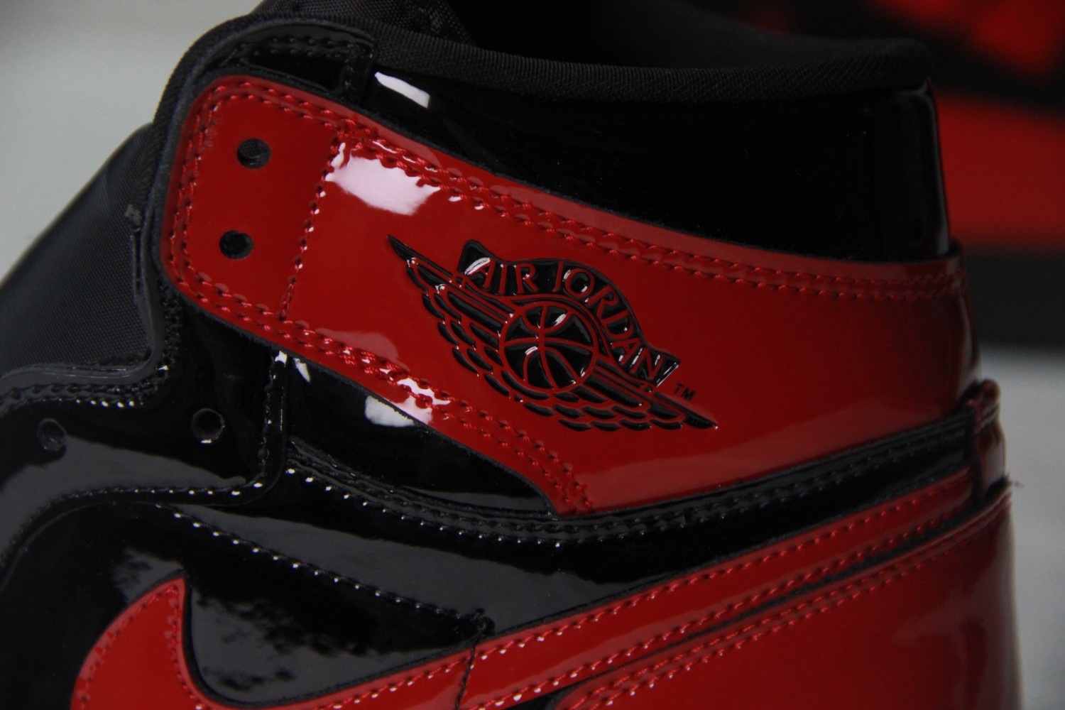 Jordan 1 Retro High OG Patent Bred 555088-063