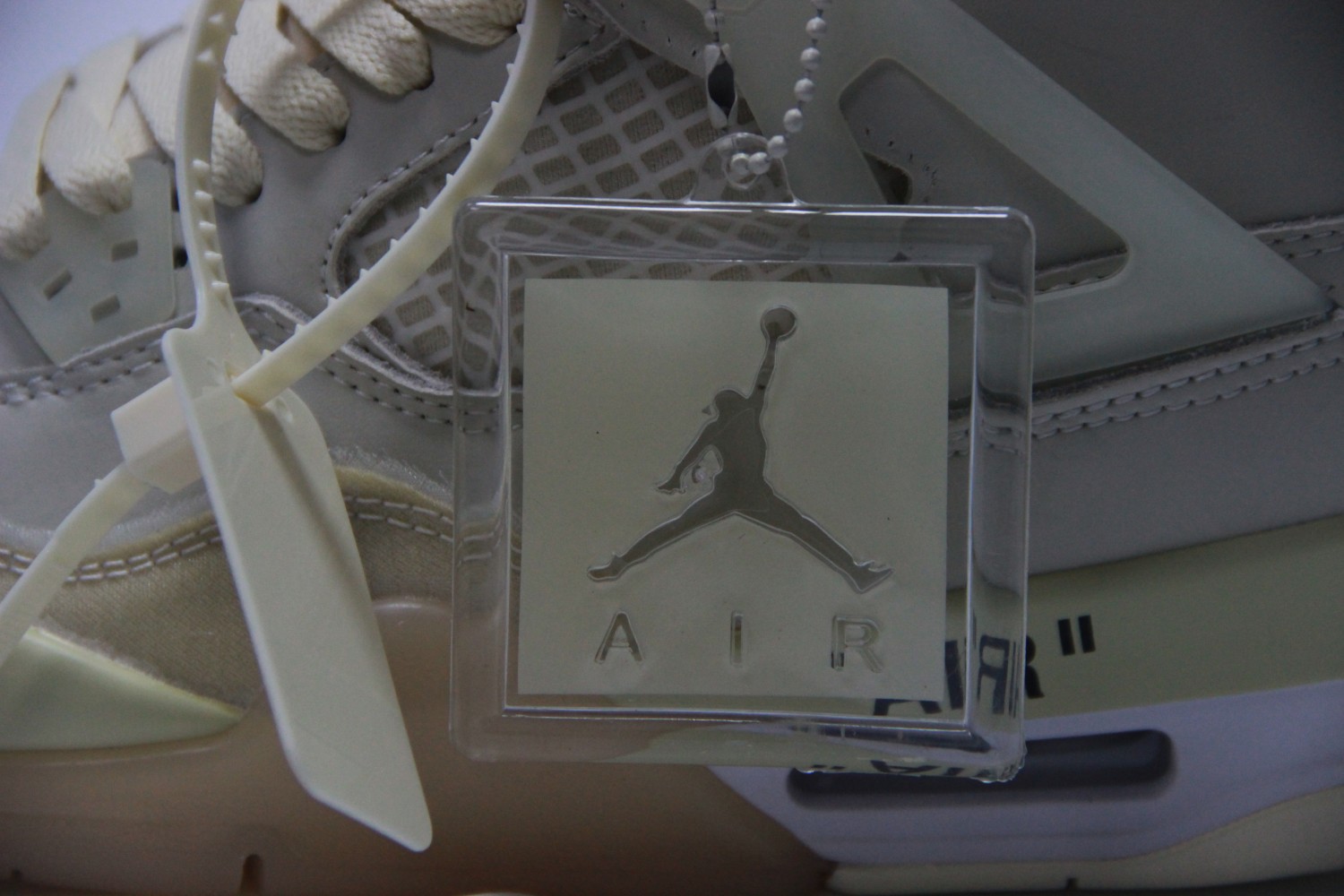 Air Jordan 4 Retro off-white sail CV9388-100