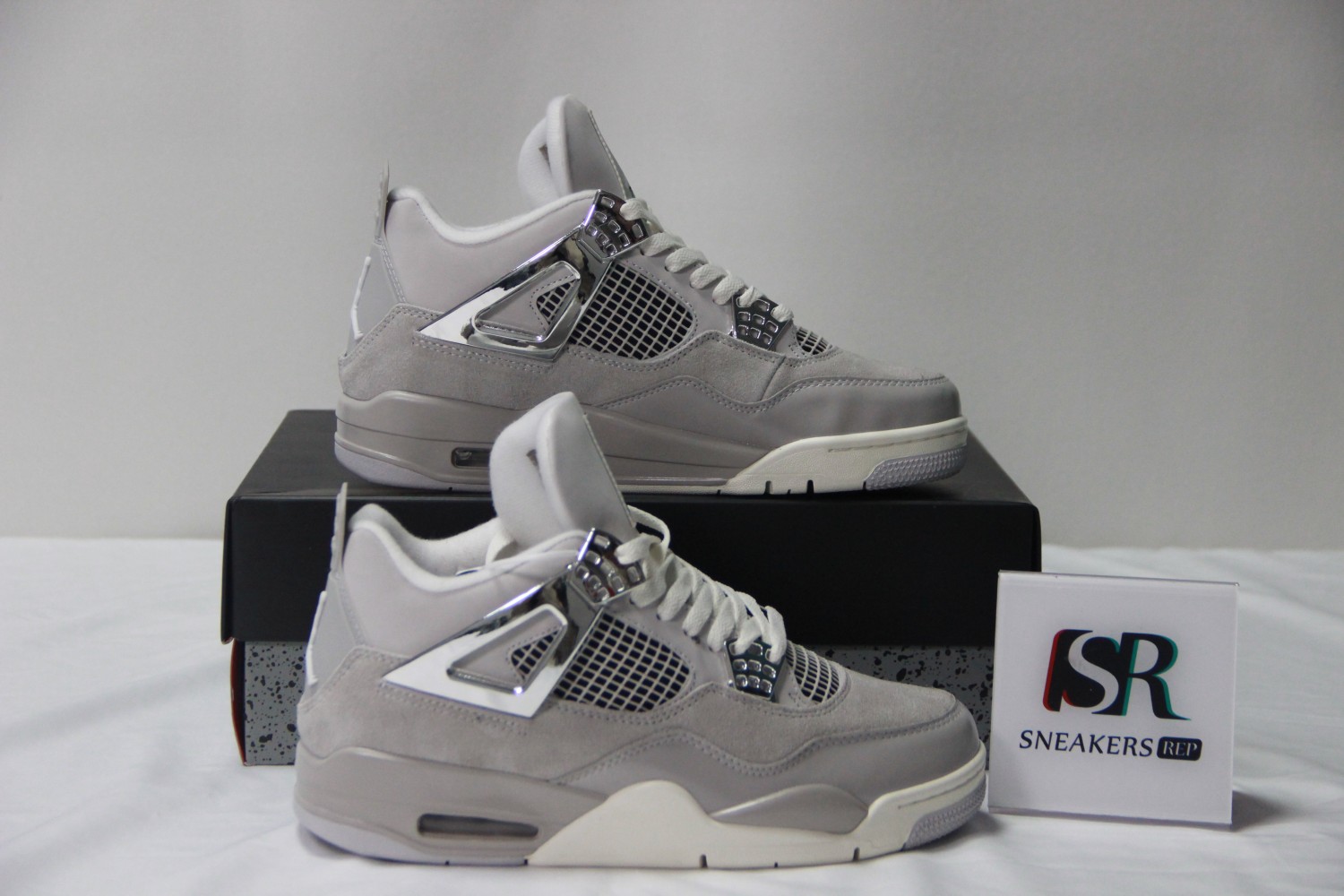 Jordan 4 Retro Frozen Moments (W) AQ9129-001